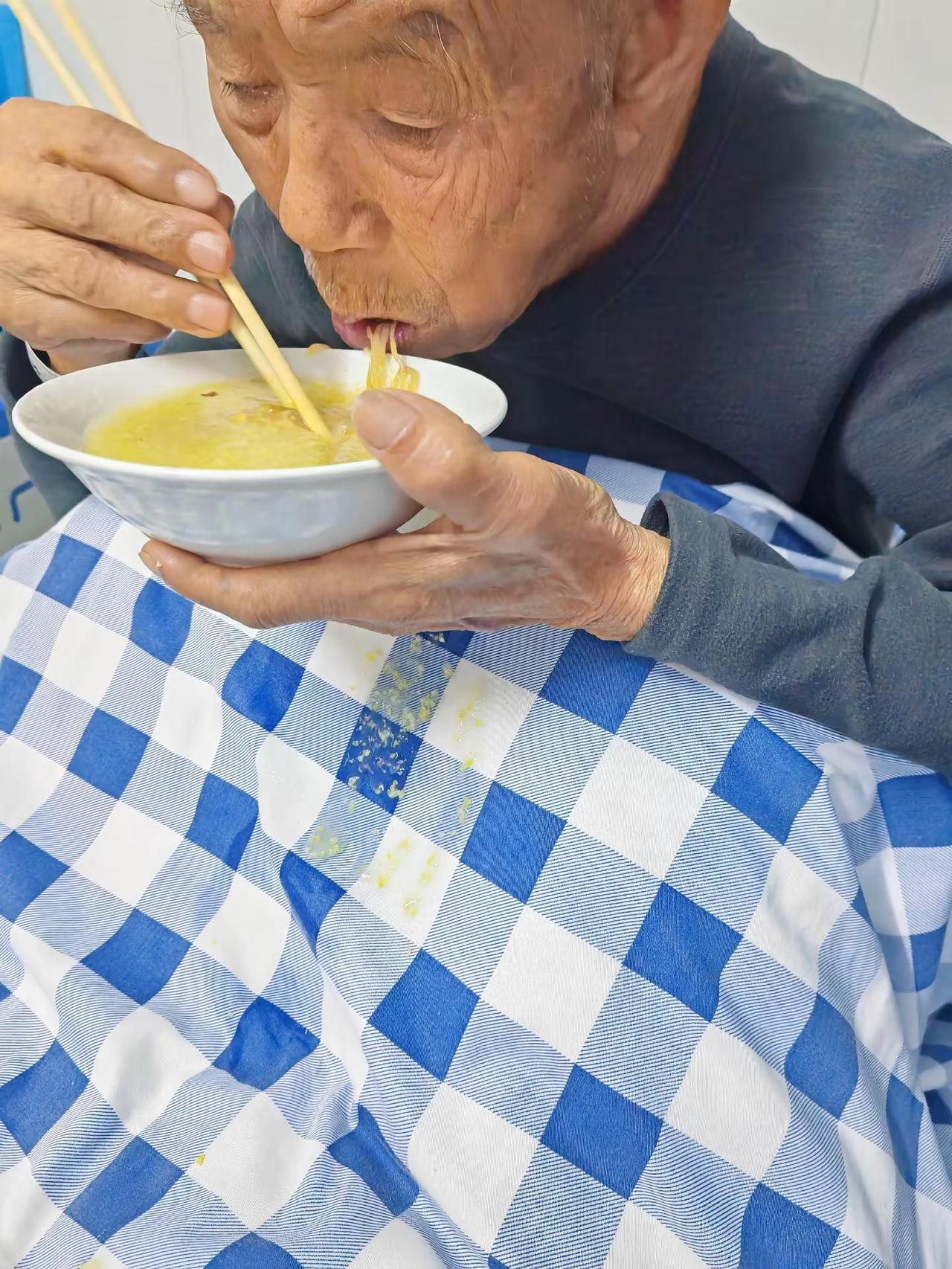 一晚上没睡，快五点了！谁能懂我
