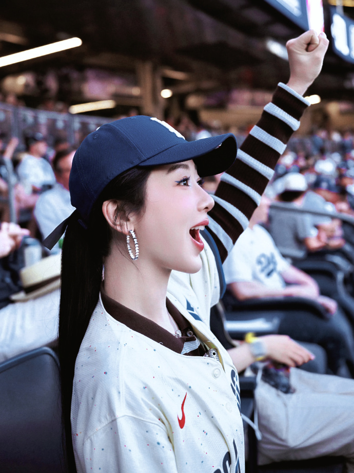 杨紫杨紫玉兰花开君再来 yz杨紫董竹君 温柔的晚风一定会吹散很多不愉快【杨紫玉兰