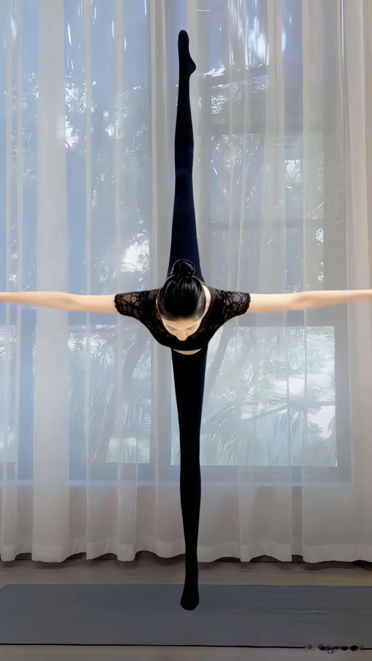 这怎么练？真不把自己当人了！为了表现什么？遭这么大的罪！