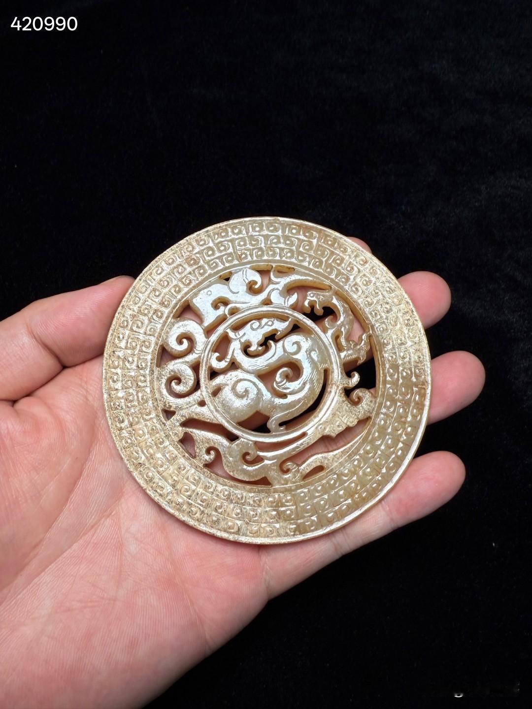 战汉透雕龙壁