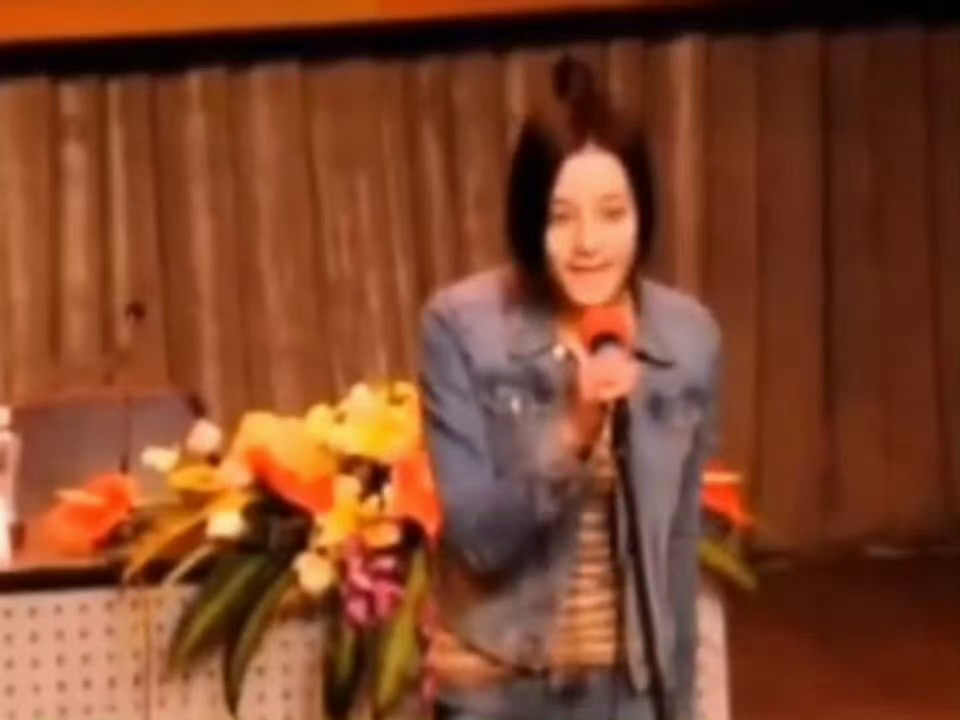 早就说了，迪丽热巴做什么都会成功。做演员，是拥有顶级星光、同期最多破1剧、手握2