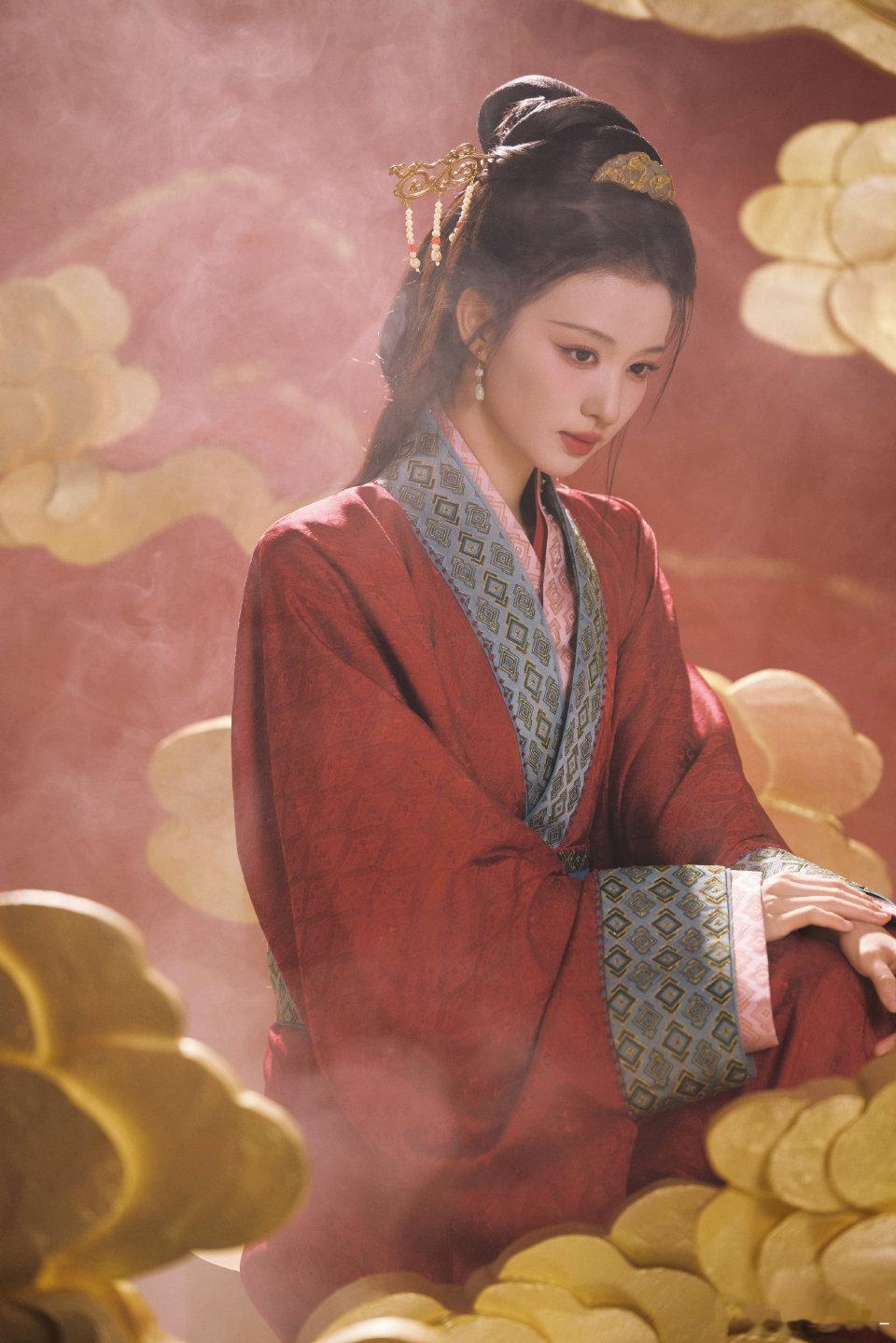 王楚然春晚20秒破2亿王楚然太美了，美我一大跳 