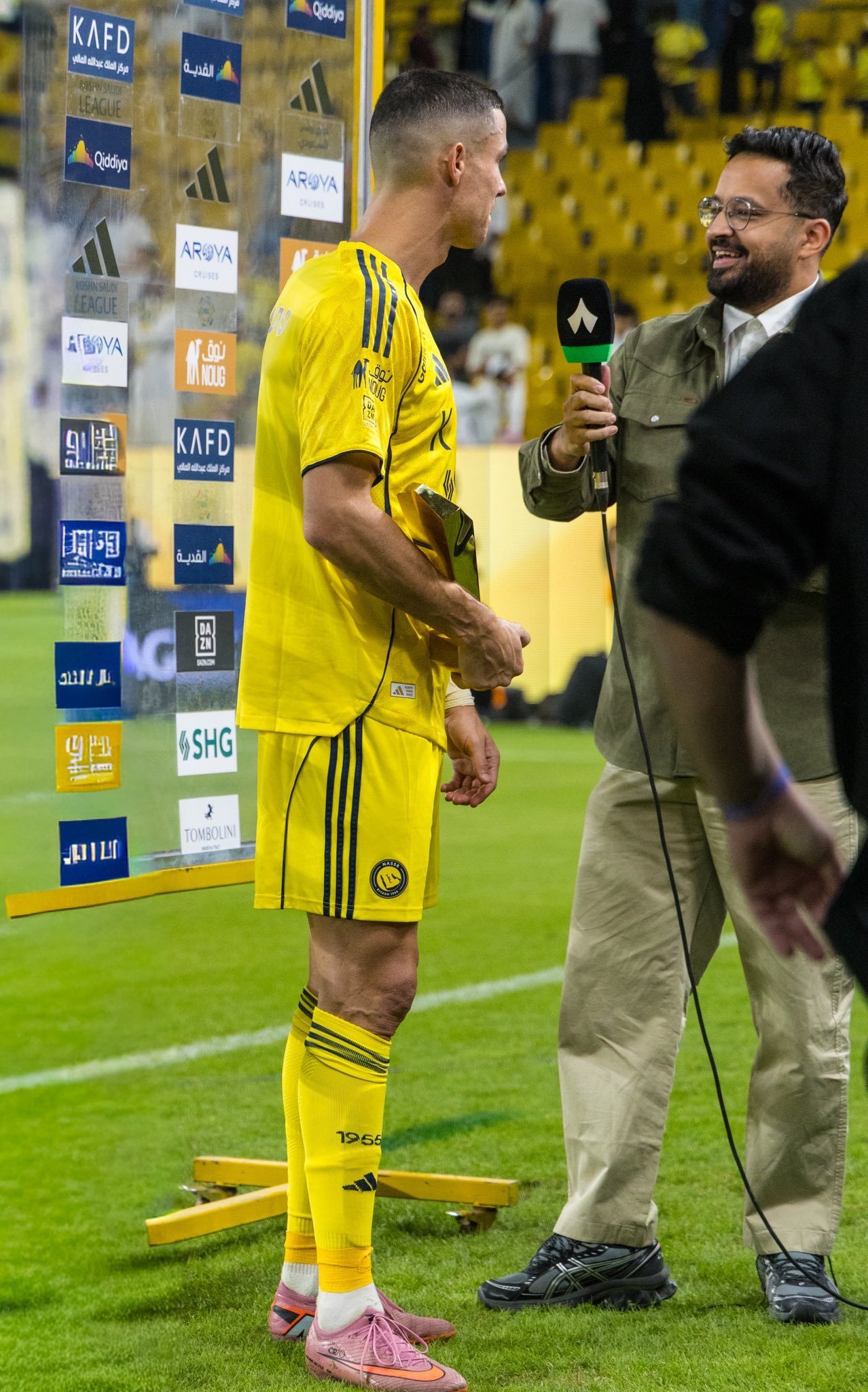 C罗[超话]和c罗一起siu到最后c罗打入生涯第952球 📷💛💛💛 ​​