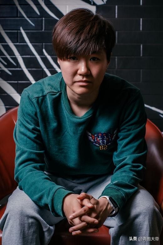 郭焱郭指导真敢说，直言不讳的指出目前国乒男单的严峻形势已经迫在眉睫。他表示，随着