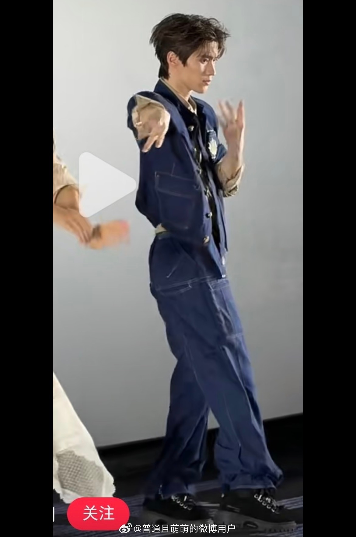 怎么没人在意这个在角落的边天扬 跳得多好啊