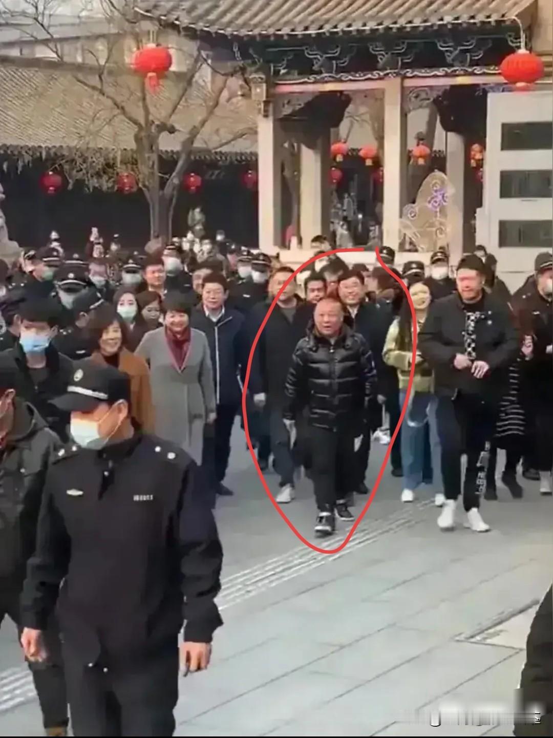 #郭德纲被指篡改红歌 武汉文旅立案#远看外国总统访华，近看说相声的﹉
     