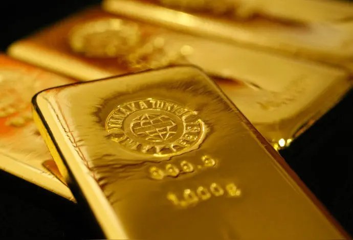 黄金价格节节败退   【又跌了，  黄金深度回调，较高点回落超1000美元】黄金
