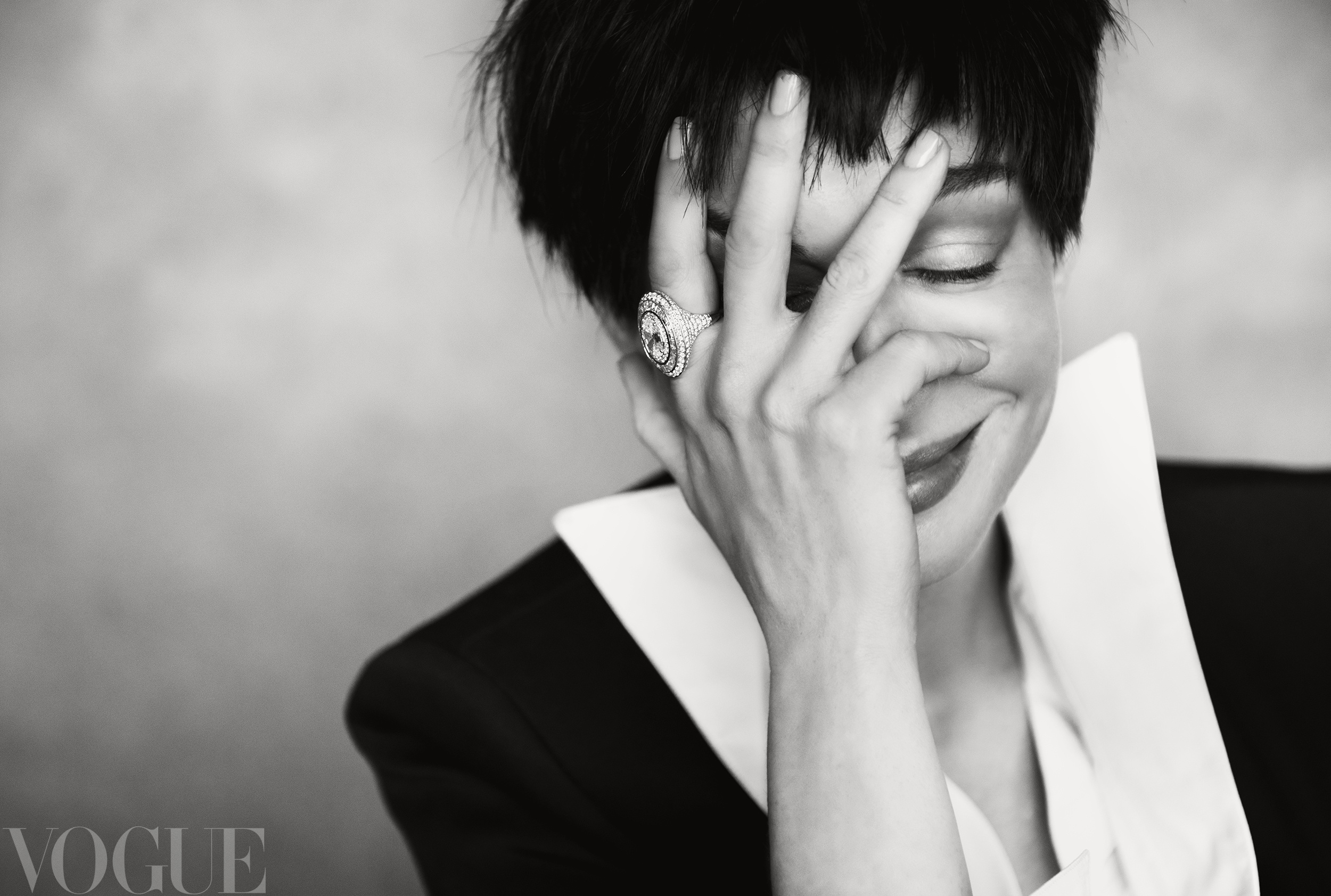 安妮海瑟薇｜VOGUE China 金九封面安妮海瑟薇17年后再登VOGUE C