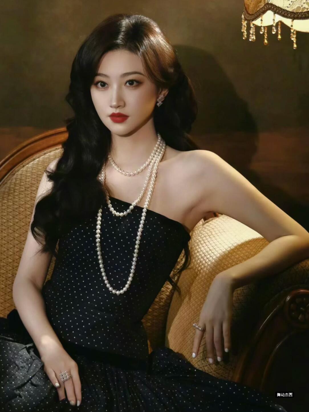 我猜景甜真实意思就是嫌弃孙宇晨不够帅，
生理性厌恶但也没办法，
毕竟孙哥太有钱了