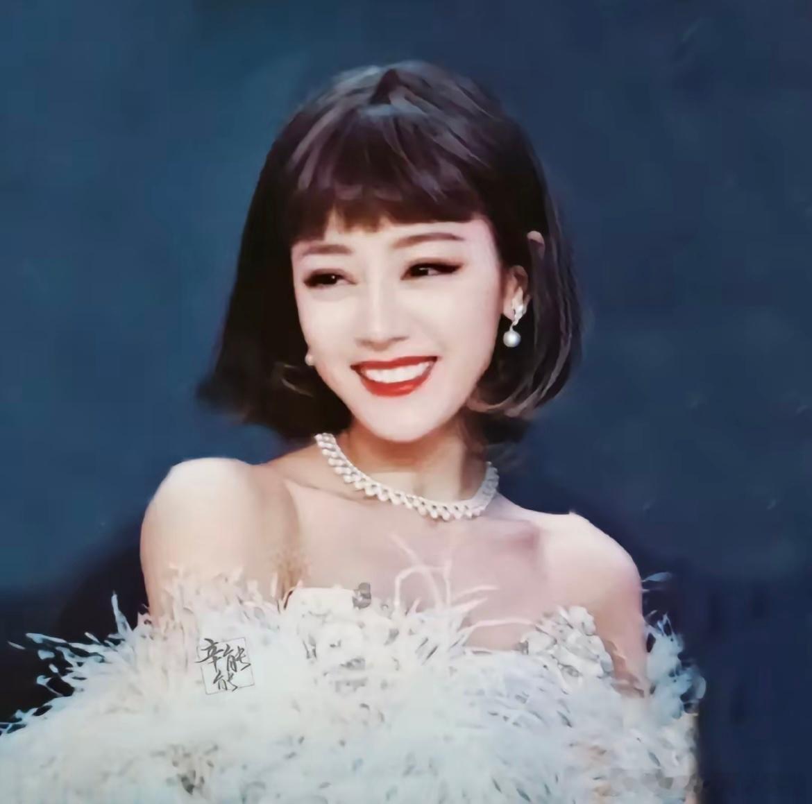 刷个抖音咋回事[疑问]有些个人能不能不扒拉 纯天然 不手滑 不卖惨的大美女迪丽热