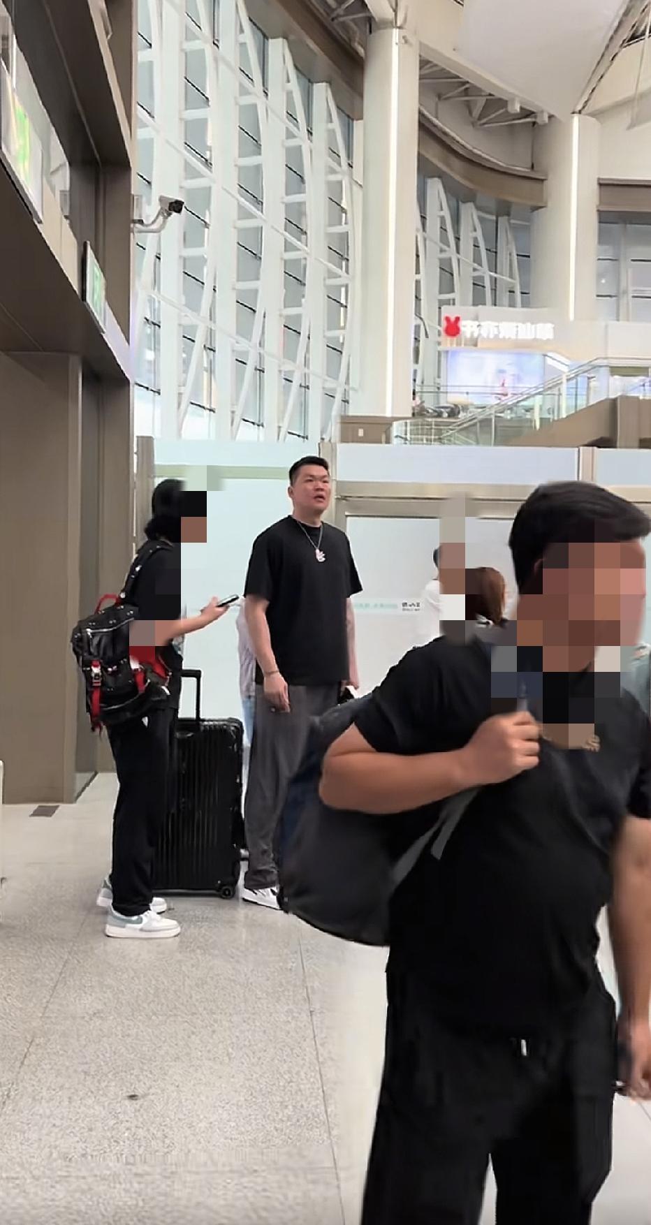 今年广东宏远要有大动作？据了解朱芳雨目前已经动身前往米国考察外援。朱芳雨亲自去海
