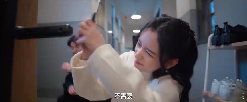 #林一对周也一个滑跪# 完全超出了我们追剧观众的预期，本以为两人会和大地来一个亲