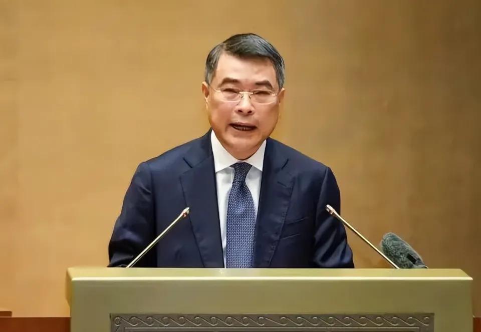 黎明兴新官上任三把火，第一把火就烧向行政审批，拟取消58个行业的经营许可要求，可