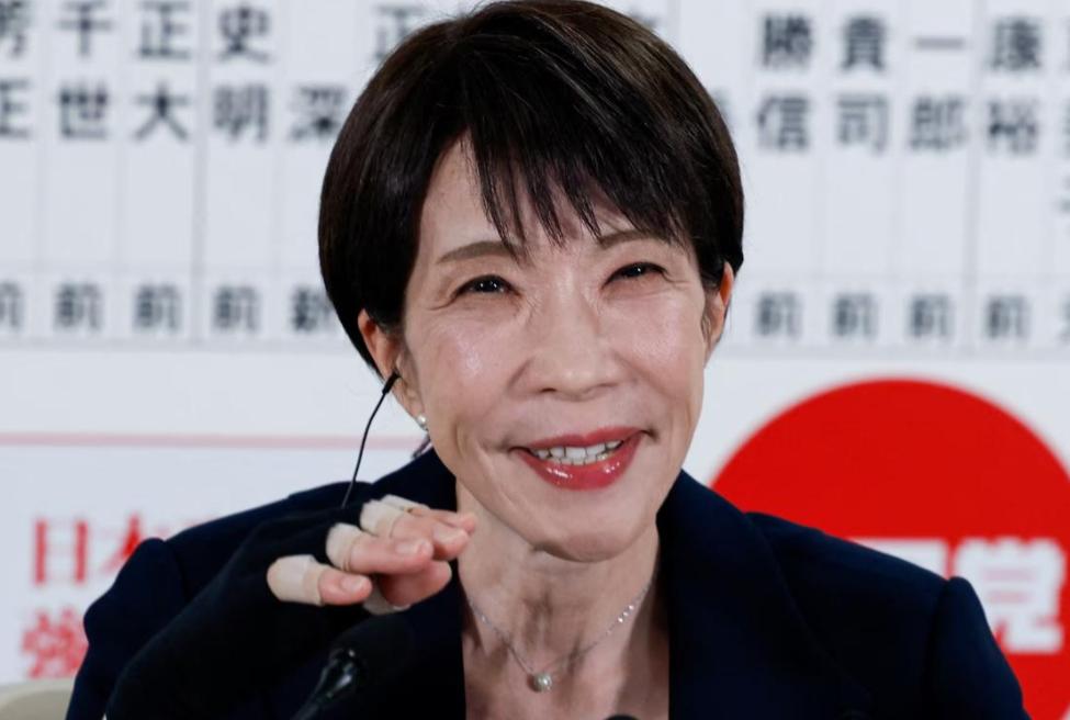 东京的赌桌彻底翻了！
 
就在西方世界忙着开香槟庆祝的时候，北京方面却毫无喜色，