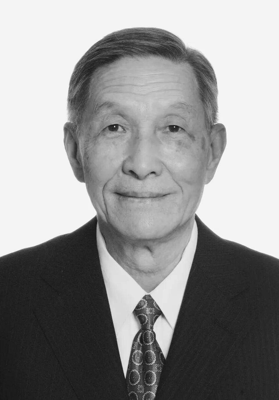 今天早上，陈一坚院士在西安逝世。上世纪八十年代初，陈院士被任命为飞豹设计师，当年