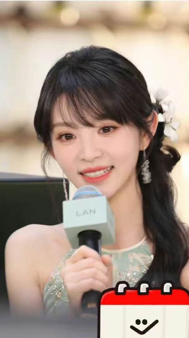 刘诗诗田曦薇卢昱晓活动生图刘诗诗田曦薇卢昱晓活动状态 今天参加活动的女明星生图状