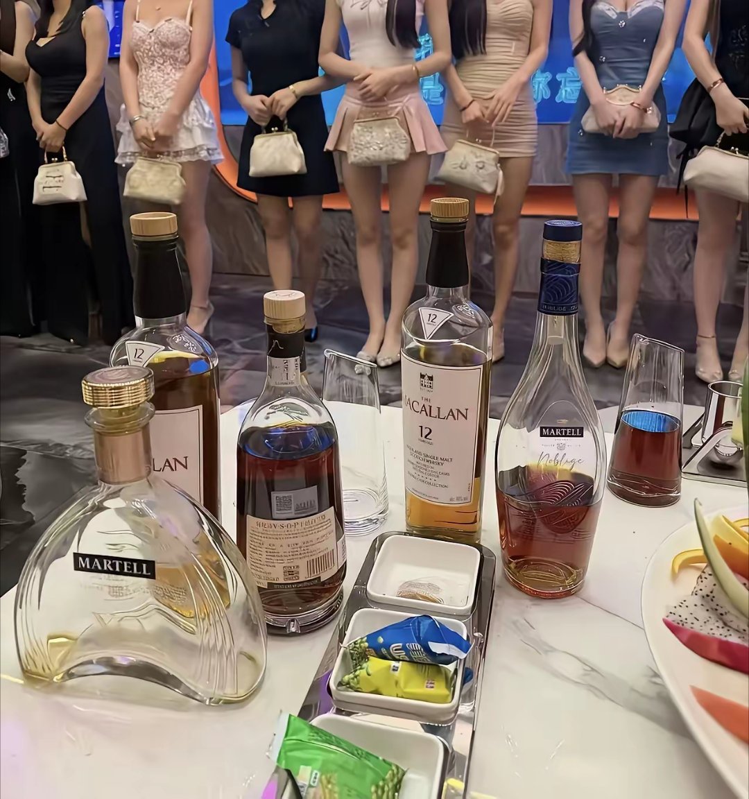 男人在出彩礼娶老婆前，一定要去商K祛祛魅。 ​​​