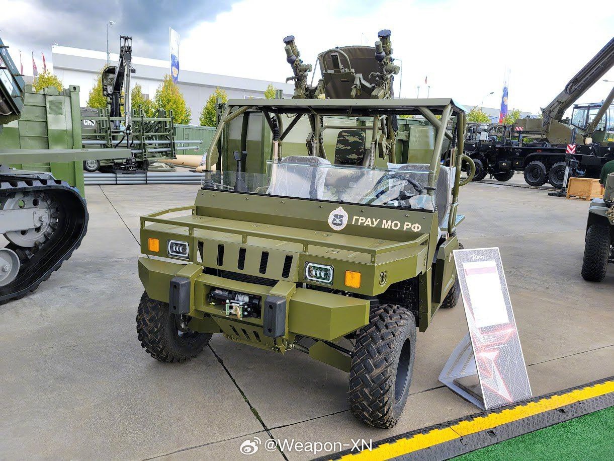 #兵器影像[超话]# 俄罗斯陆军2024论坛上，俄方展示了以中国“沙漠越野100
