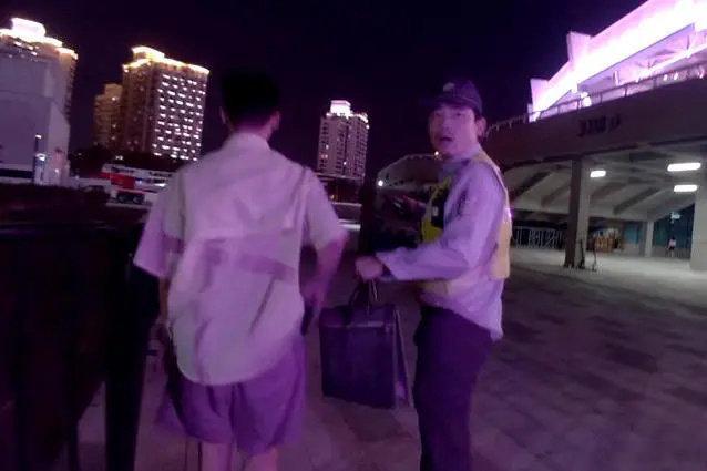 黄牛强推歌迷过周杰伦演唱会闸机，被警方行政拘留