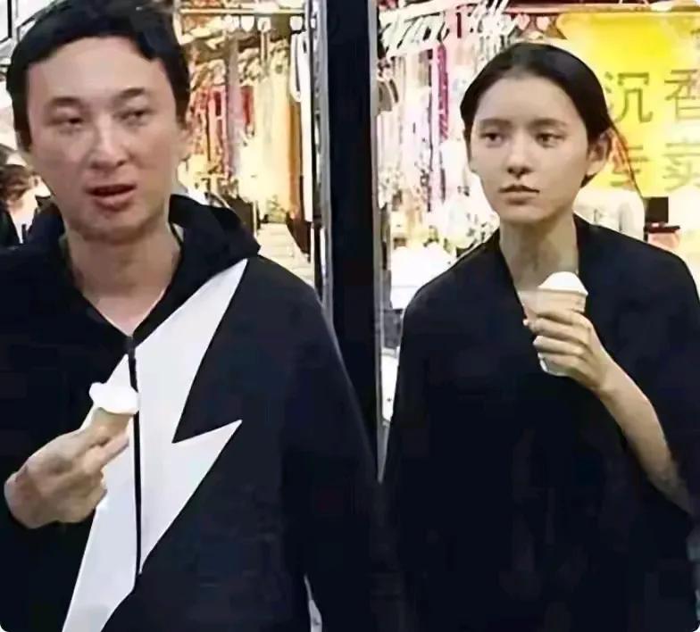 王思聪那些前女友中，唯有张予曦颜值高，她淡妆浓抹总相宜，气质独特。