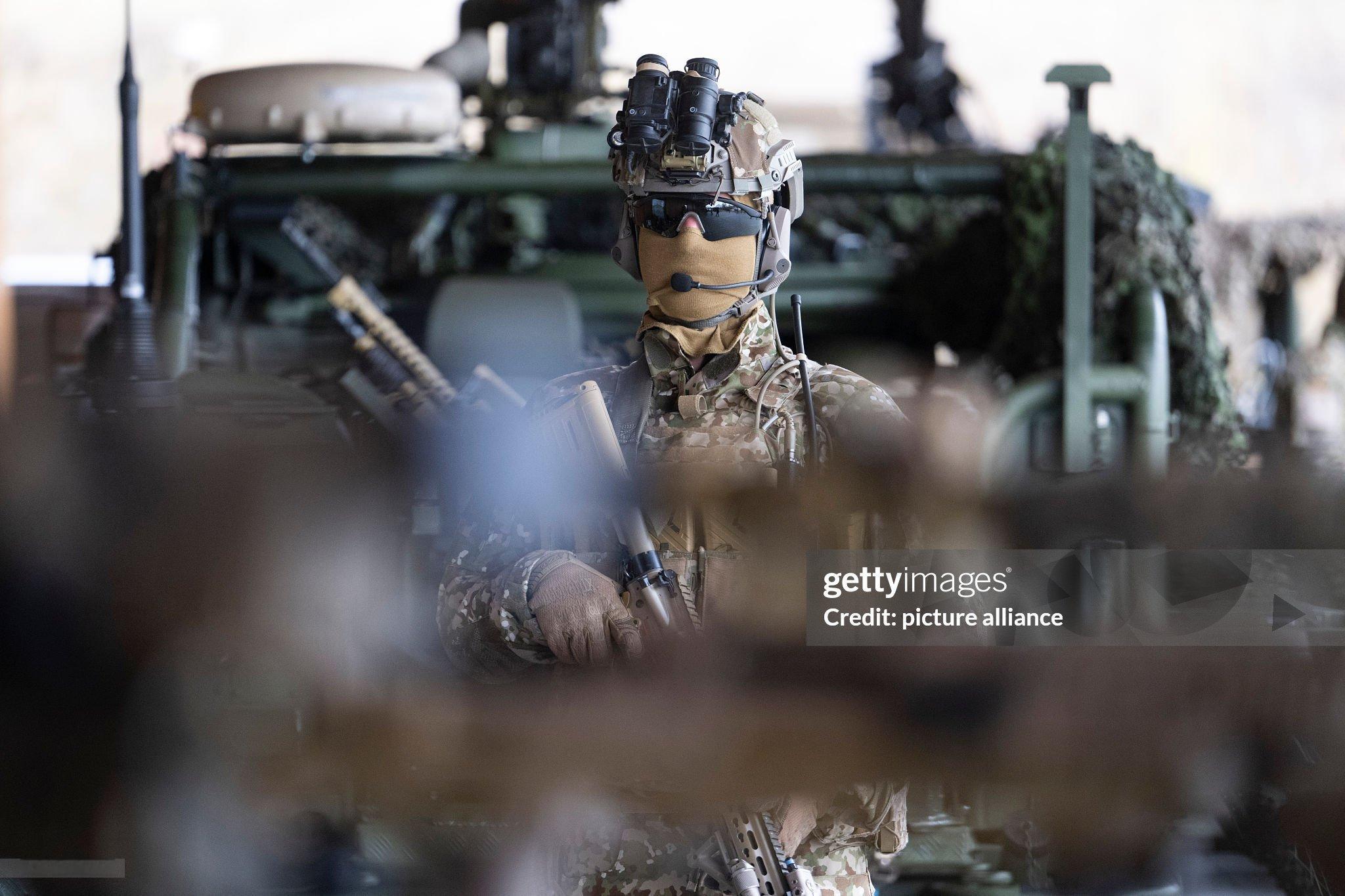 德国国防部长鲍里斯·皮斯托利斯访问KSK总部烽火问鼎计划