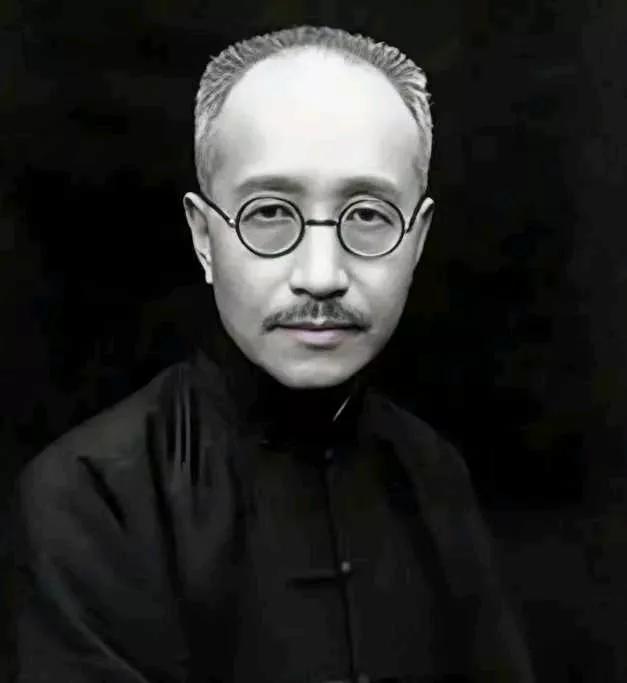 1924 年，上海霞飞路公馆里，章士钊刚把交际花奚翠珍接进门，原配吴弱男就带着三