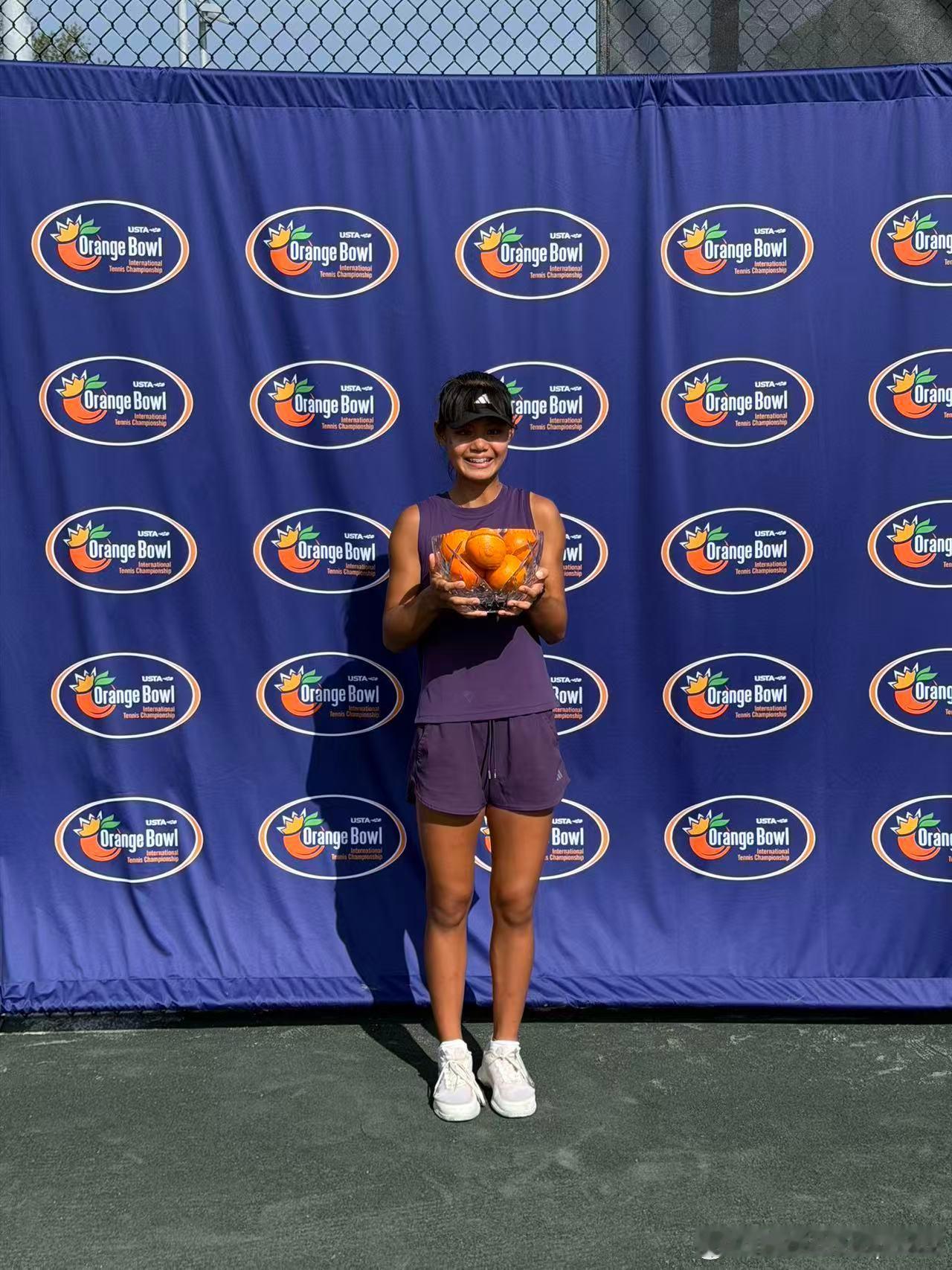 🇺🇸橘子碗J500 捧杯图15岁的孙心然 在过去两个月 先后拿到了 成人赛?