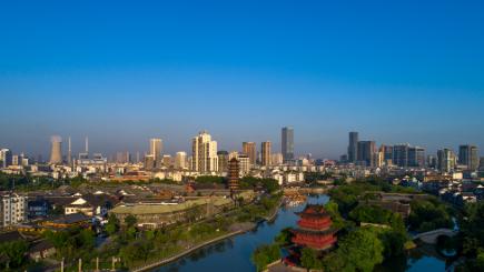 聊泰州学院之前，先跟你说个真事儿。
2025年高考，泰州学院乡村教师定向培养计划