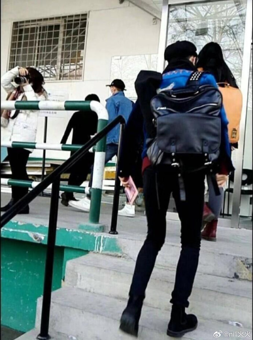 我们哥这超级大长腿啊，[doge]就很适合盘在…… ​​​