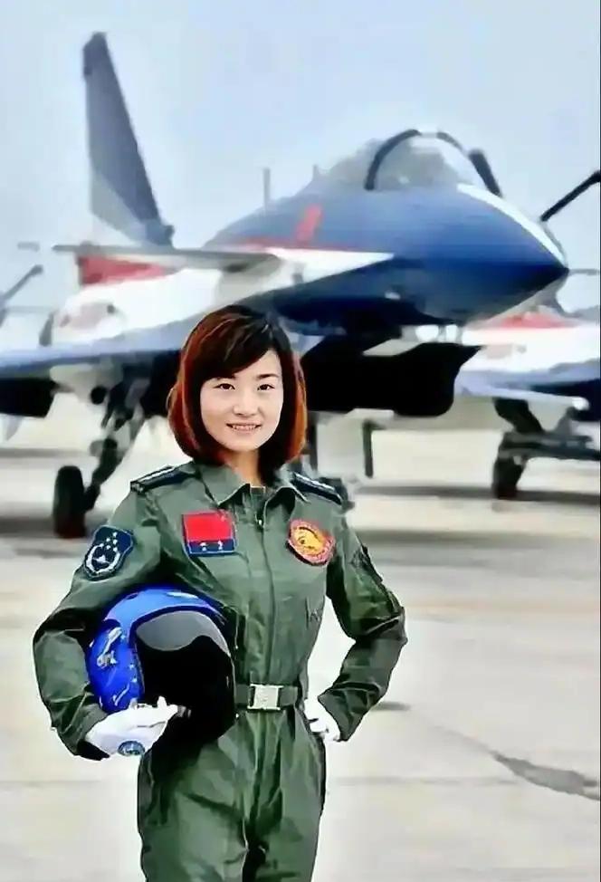 中国首位歼-10女飞行员，30岁余旭飞行训练中英勇牺牲，永垂不朽！

女战机飞行