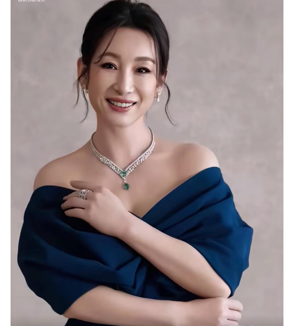 秦海璐这次真懵了。
一觉醒来丈夫被去世。
全网都在她评论区安慰，其实啊，认错人了
