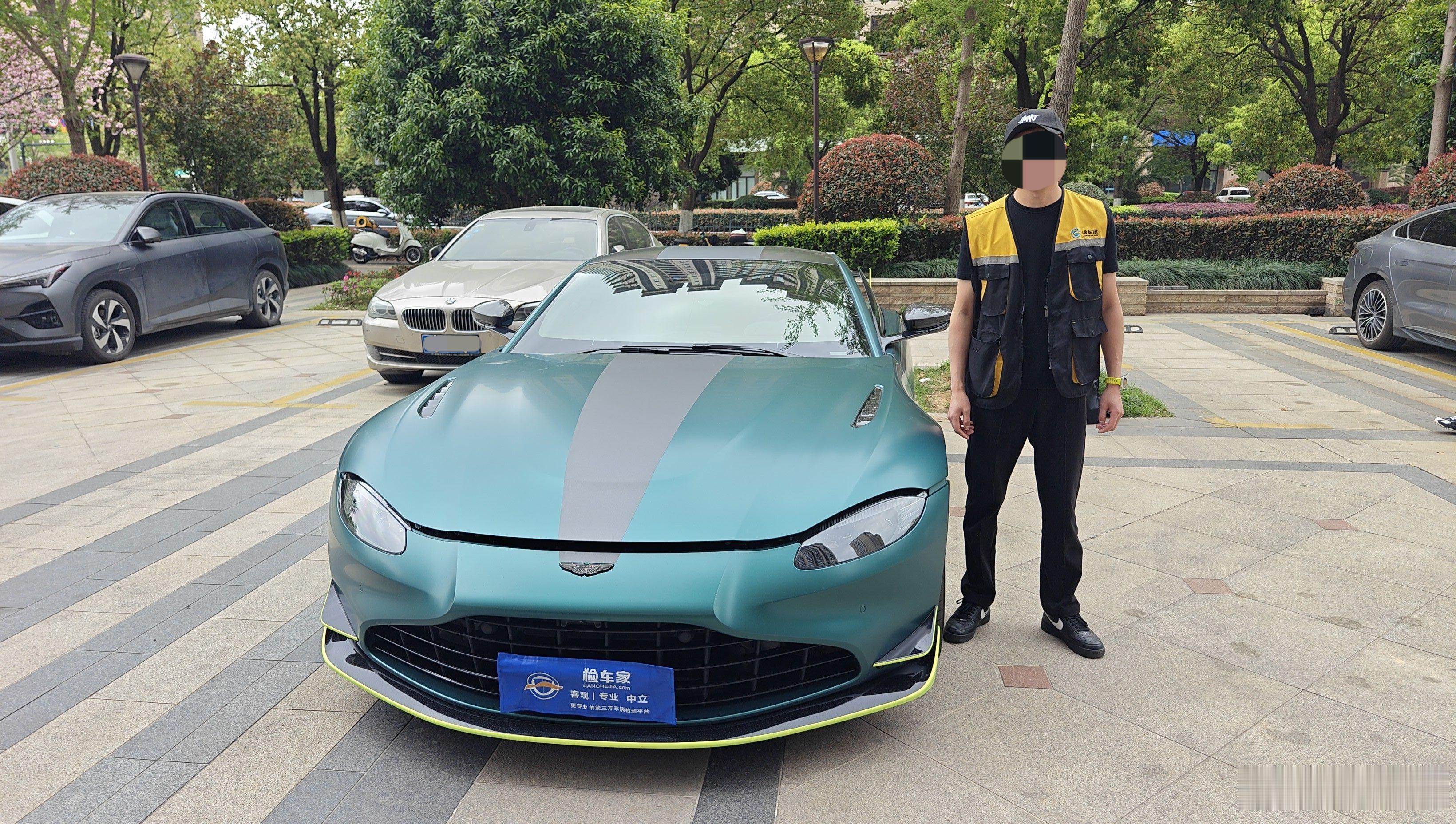 英伦优雅跑车，一个字，帅！前两天验了一台阿斯顿马丁V8 Vantage，车况非常