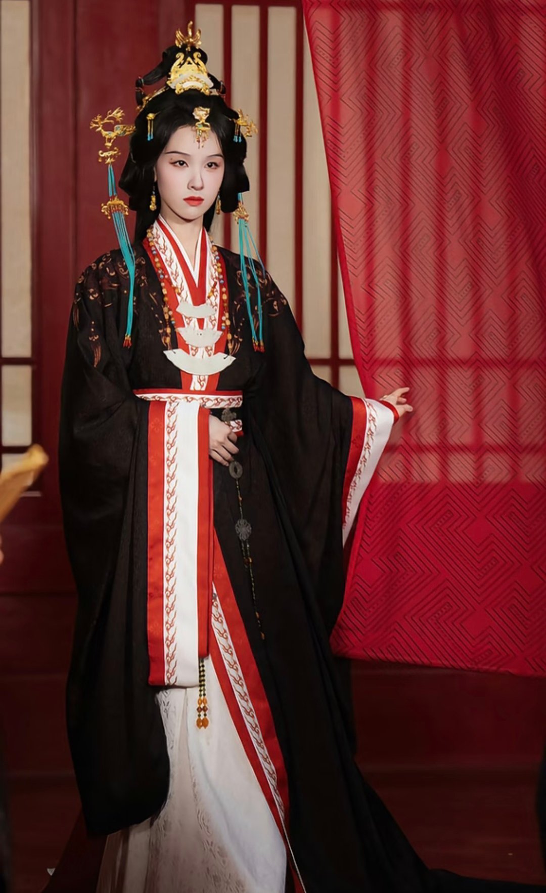 🔥陈都灵《翘楚》数据杀疯了！粉丝硬核应援创女星新纪录✨两天手搓245w+讨论量