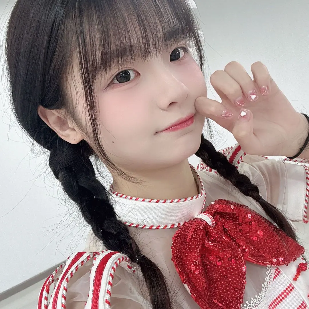 黄怡慈 画个淡妆