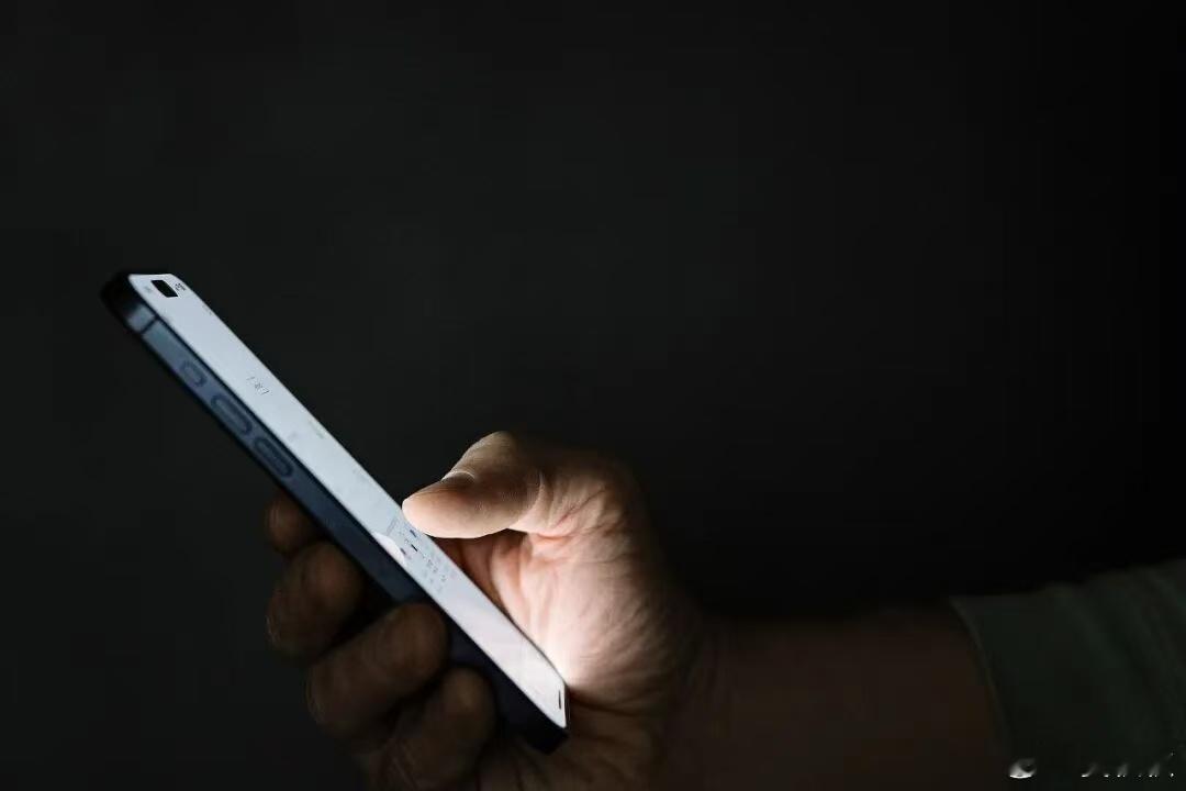 30岁智力回到3岁30岁小伙长期熬夜后，得了脑膜炎，智力退回到3岁！这件事情，就