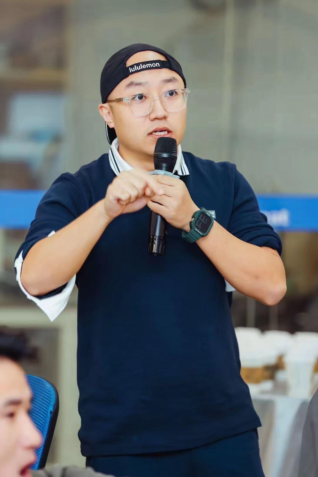 最近在干嘛！上周忙着在外上课学习
回来这几天早晚忙着会客，出各种方案

总结就是