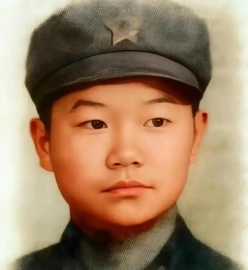 他16岁参军，在对越自卫反击战中荣立一等功，然而战斗英雄于建军却经历2次下岗，妻