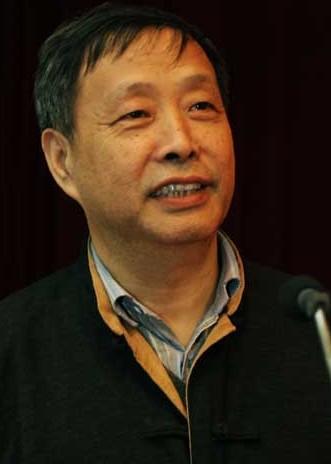 韩少功，1953年1月生于湖南长沙，当代著名作家，寻根文学领军人物。1968年赴