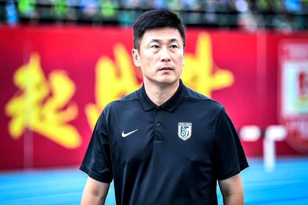 中超谁说本土教练不行？看看这俩少帅。

李国旭的大连英博，一波5连胜直接冲到前面