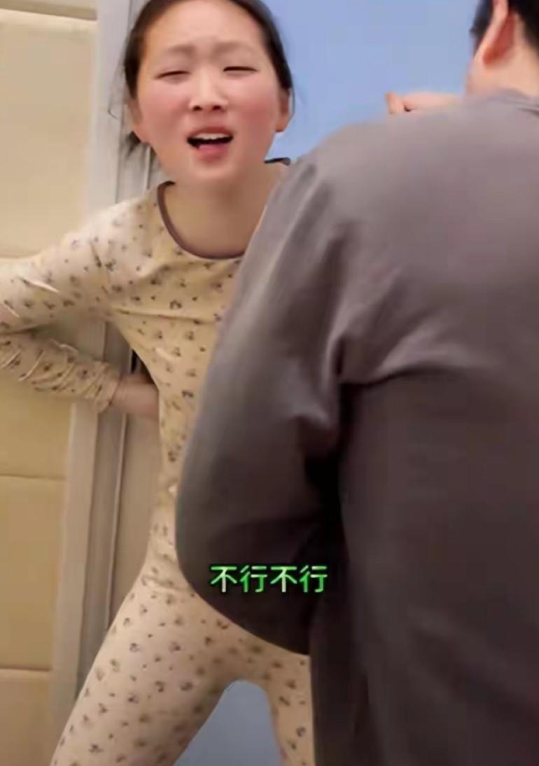 “真想掐死她！”
妈妈因女儿连续一周不换裤子发火，还拍视频，为什么要到网上来说孩
