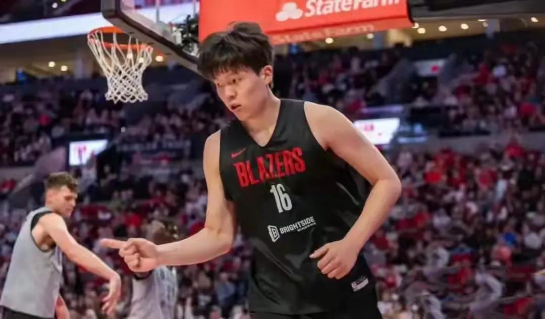 杨瀚森的NBA之路是否结束，现在还真不好说。2025年选秀他第16顺位被开拓者选