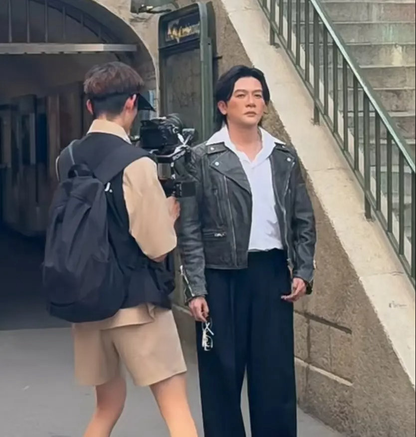 不看第二张你能猜出他是谁吗 