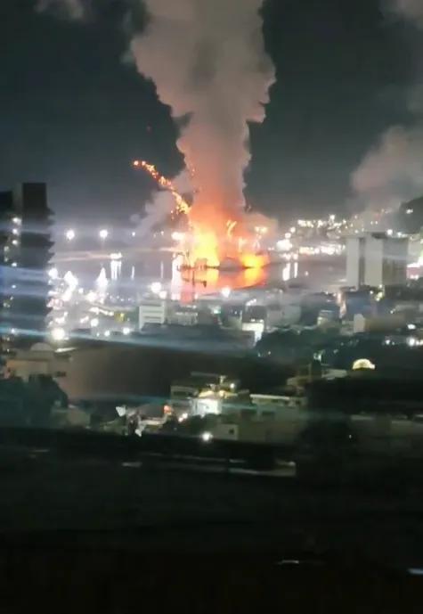 抓到马杜罗后，特朗普得意洋洋，看似捡个大便宜，其实不然，马杜罗就是美国的一个烫手