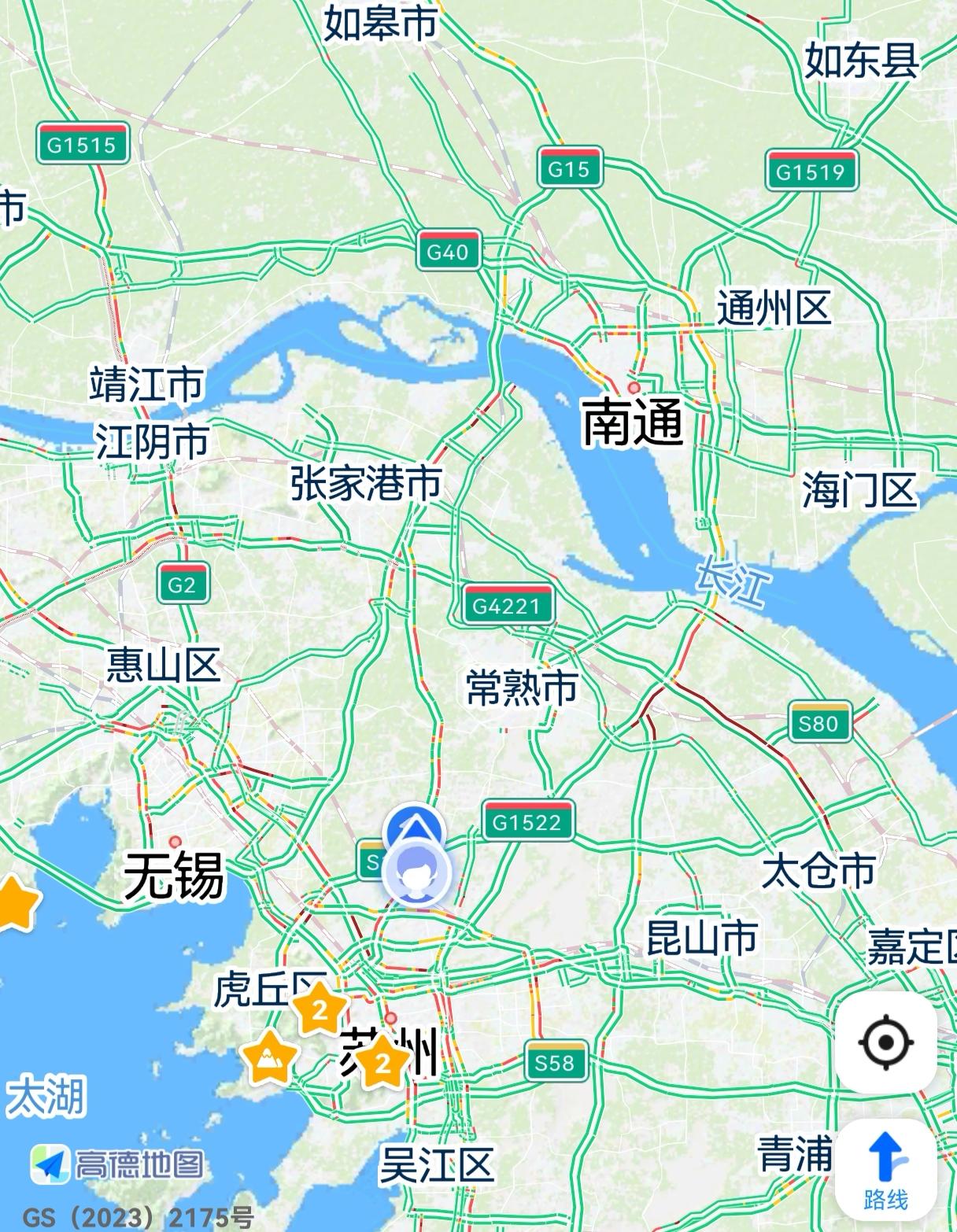 明天才国庆节，今天高速就堵上了。

看着路况，高速堵车，主要原因并不是高速免费引