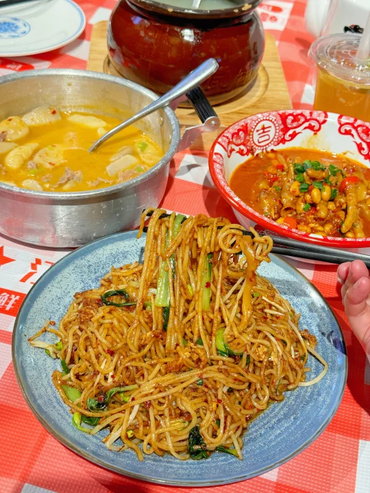 这家江西菜，一口把我辣回江西老家！