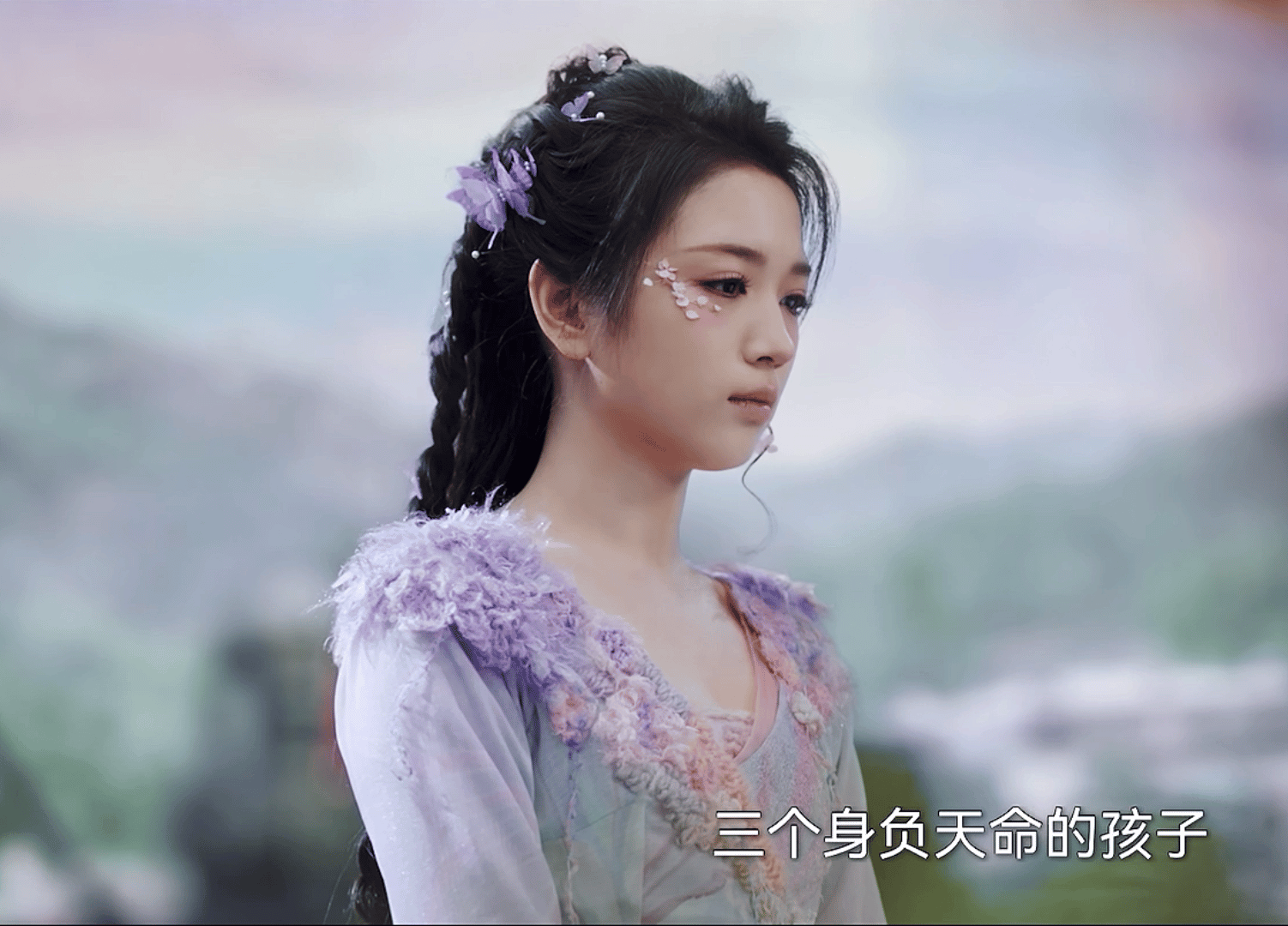 随时随地被茯苓美一大跳，怎么拍都好美的一张脸，千万不要放过这个代露娃啊。🥺 