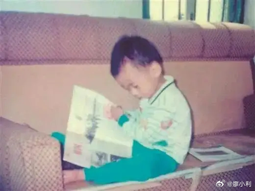 捐款140元给国家造航母当事人发声26年前，一个5岁娃捐140元支持国家造航母。