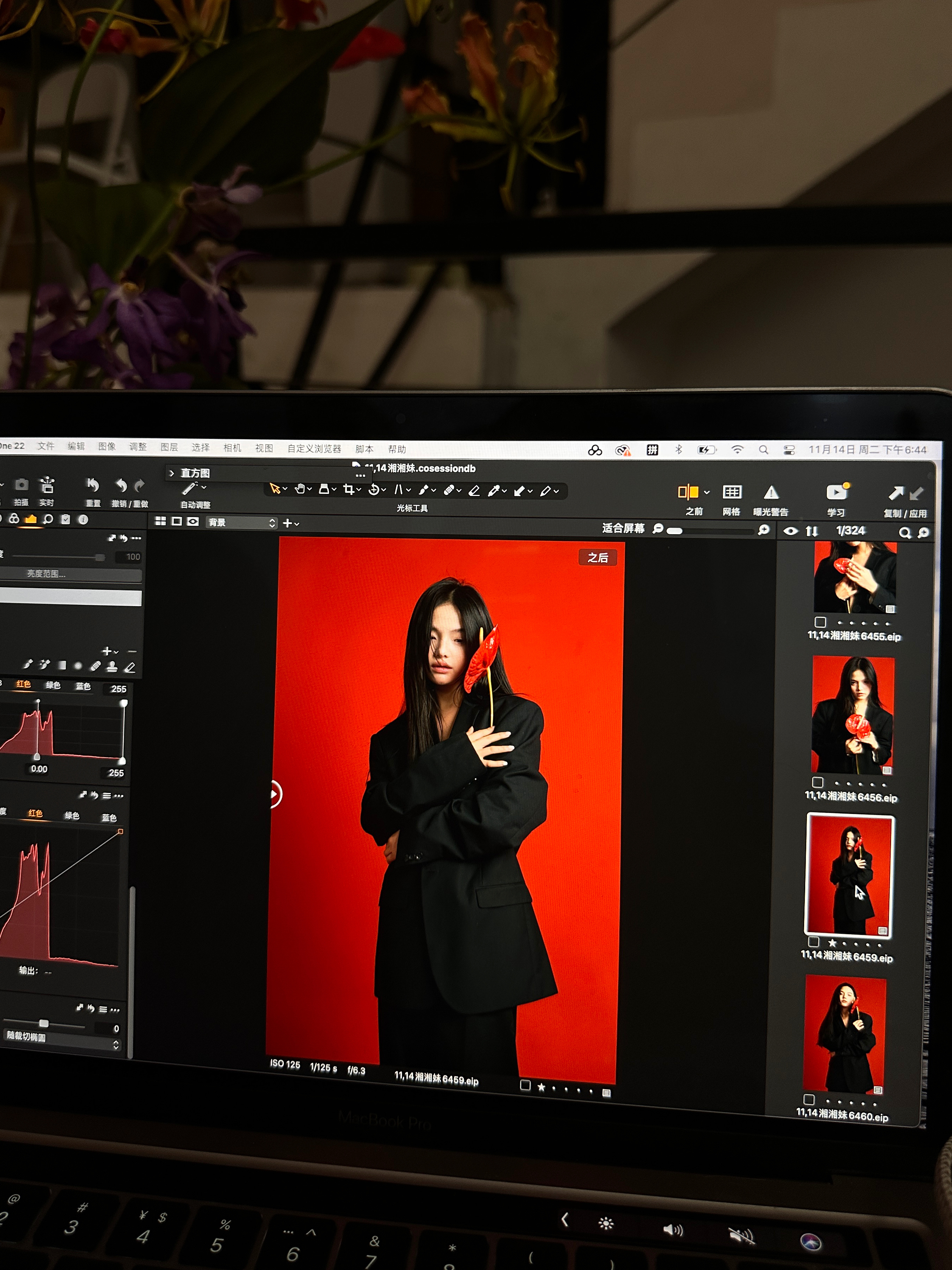 今天在棚里跟朋友聊了好久 感叹到做自己真好兜兜转转又回到了刚接触摄影时候的模样 