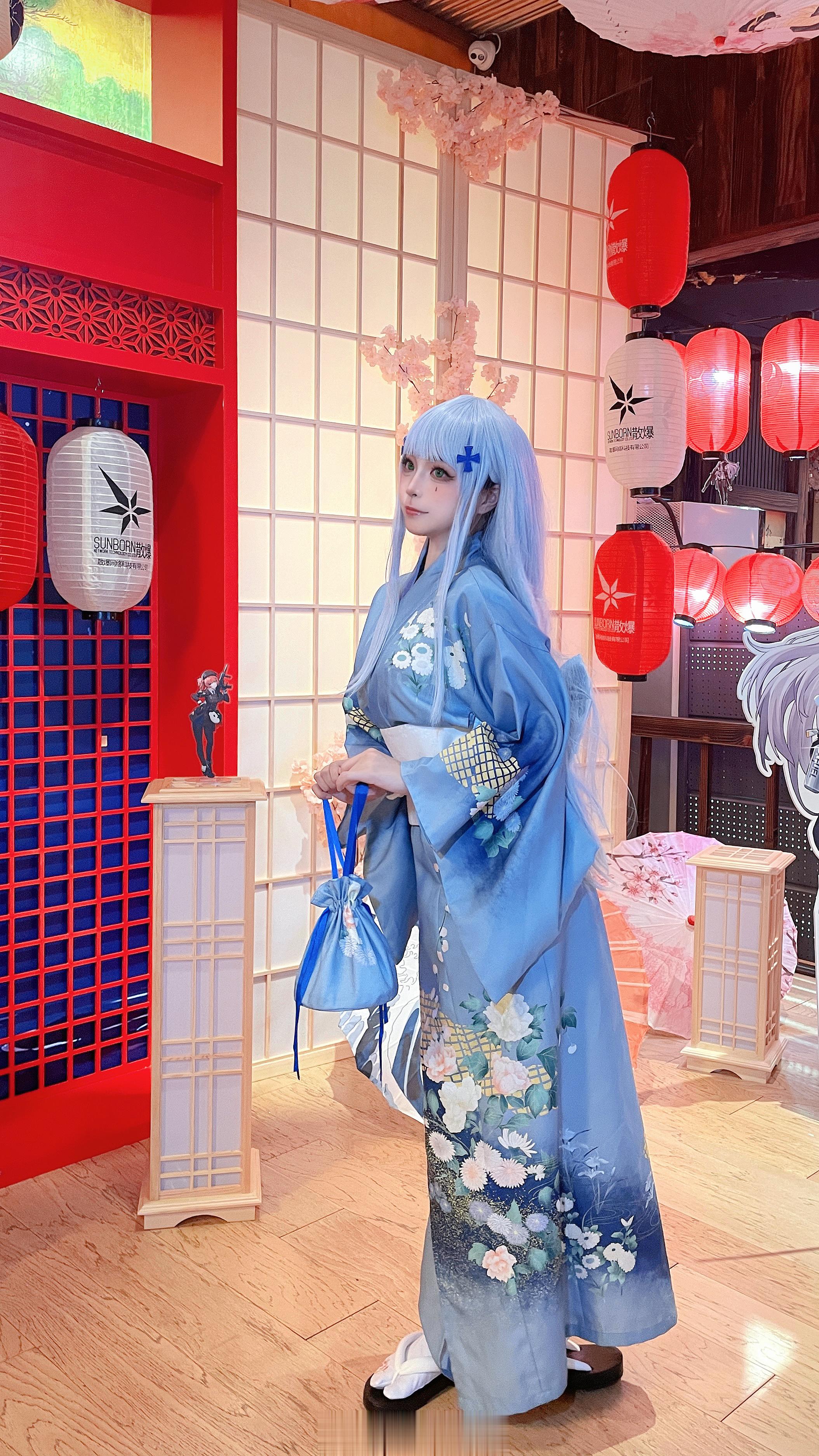 #少前2追放[超话]##少前2# 呀…冬天到了！指挥官要一起来泡泡温泉吗～💙昨