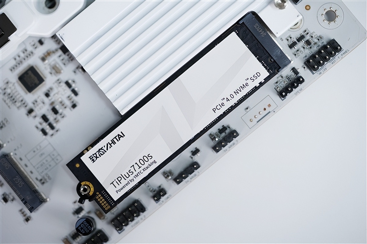 疾速7400MB/s！長江存儲致態TiPlus7100s 2TB SSD圖賞